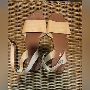 LULUS flat sandals, cream. Size 8.5